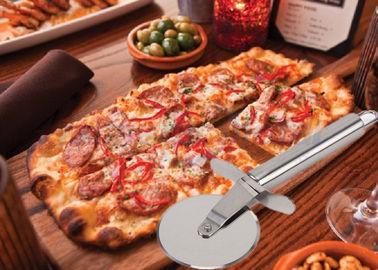 Custom SS304 Narzędzia kuchenne ze stali nierdzewnej Cutter Pizza z drewnianym uchwytem PP